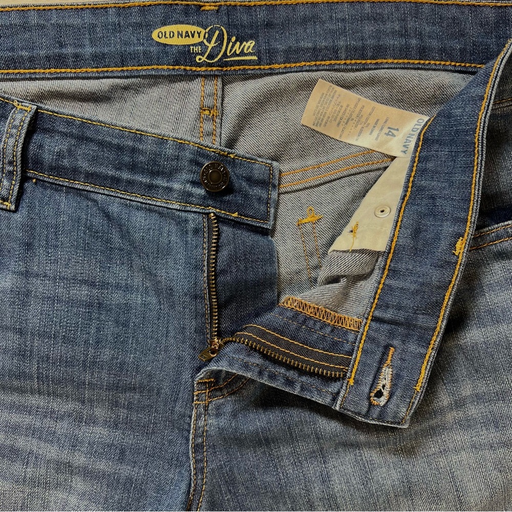 Old Navy The Diva Medium Wash Denim Straight Leg Jeans Sz 14 - Picture 4 of 10